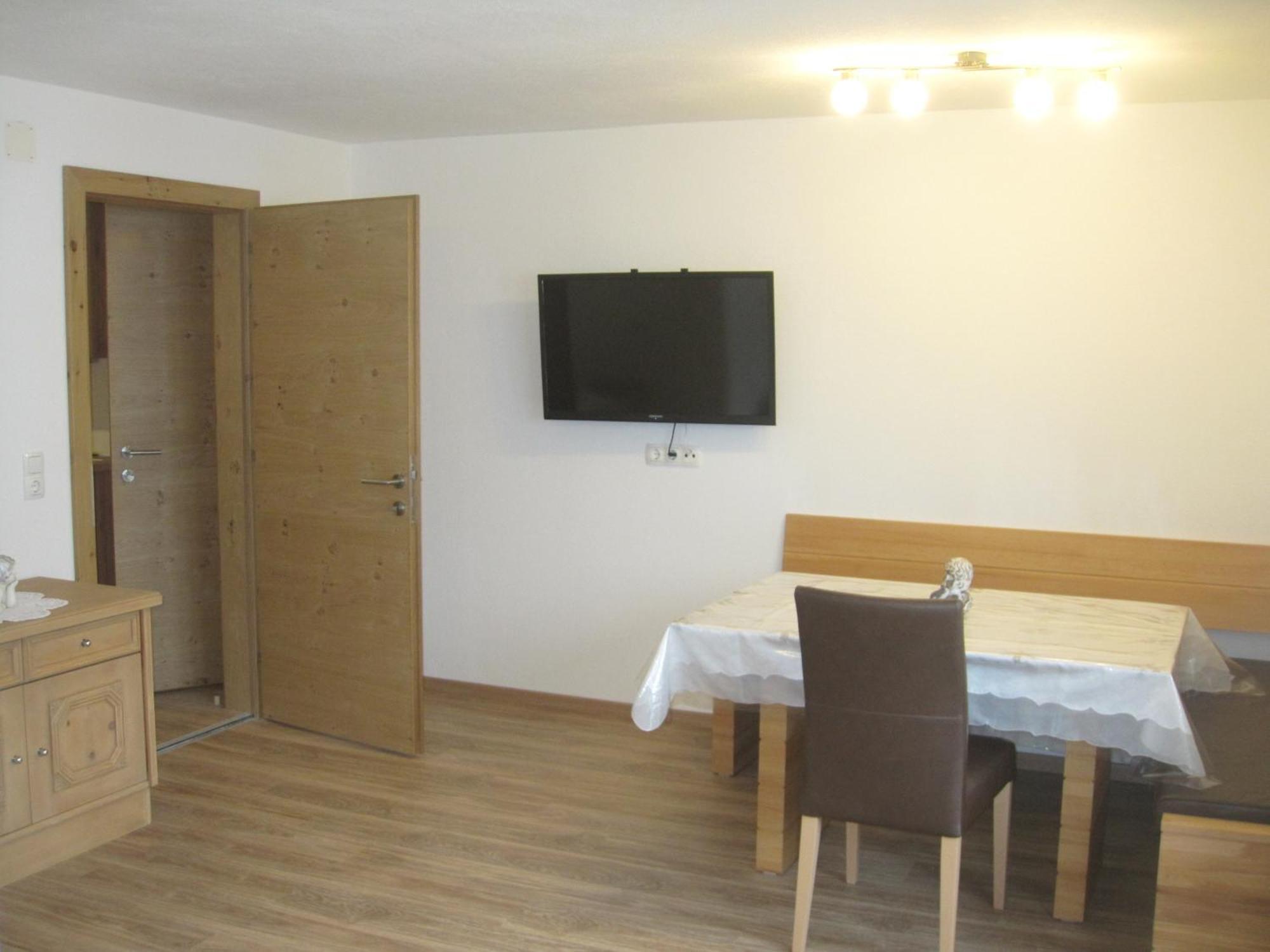 Haus Schennach Apartment Mayrhofen Ruang foto