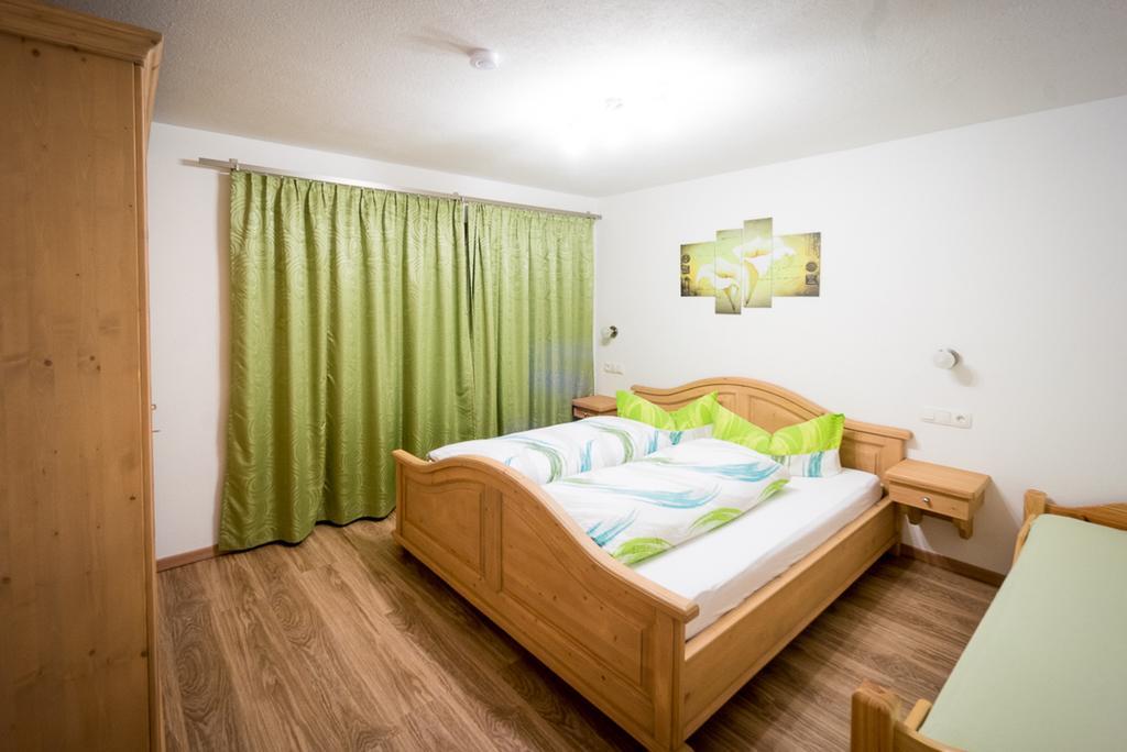 Haus Schennach Apartment Mayrhofen Ruang foto